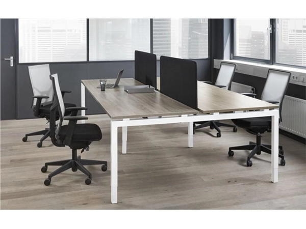 Een Bench 4 werkplekken Q-Bic 6-poten 240-320cm koop je bij All Office Kuipers BV