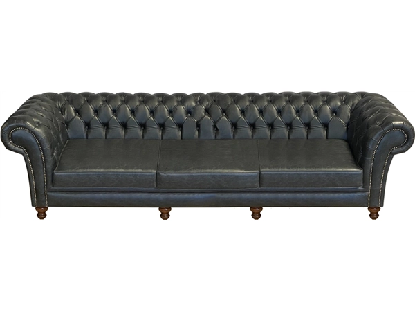 Een Bank Chesterfield 5-zits afmeting 364 br x 92 dp 3 zitkussens houten onderstel koop je bij Meubels and More