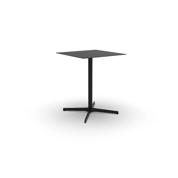 Een Tafel Lucie outdoor 60x60cm hoogte 73,5cm zwart metalen blad zwart metalen poten koop je bij BeteS