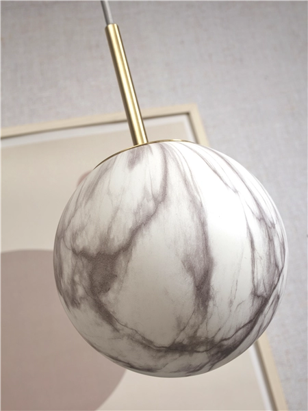 Een Hanglamp glas ijzer Carrara bol dia.16x28cm wit marmerprint goud S koop je bij Meubels and More