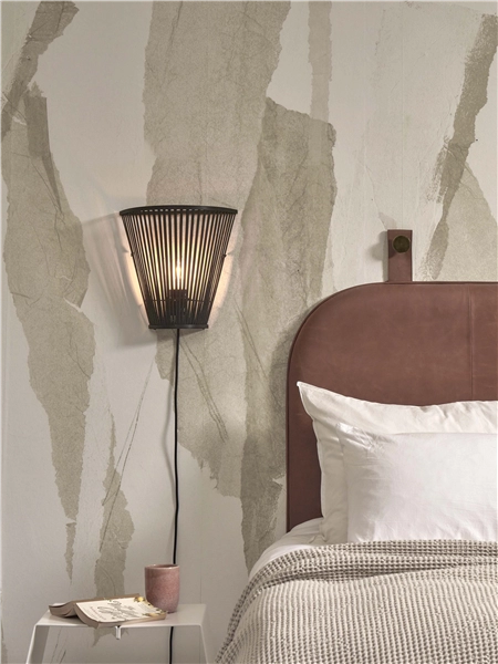 Een Wandlamp Merapi bamboe tapered 30xh.30cm zwart koop je bij Meubels and More