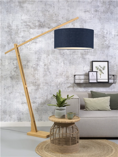 Een Vloerlamp Montblanc bamboe h.207 kap 60x30cm eco linnen blue denim koop je bij Meubels and More