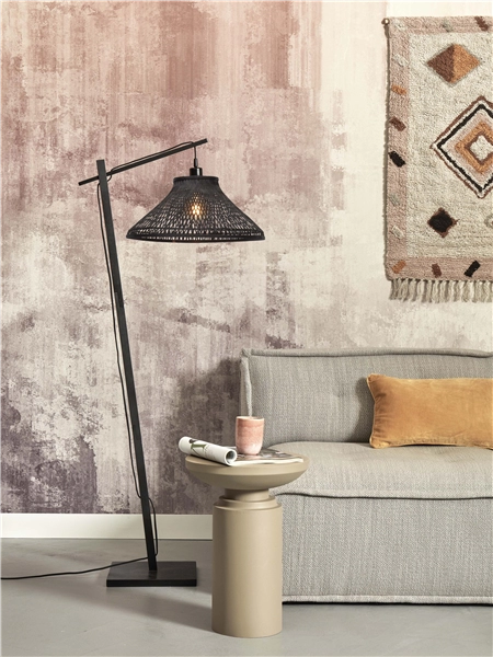 Een Vloerlamp Tahiti bamboe zw h.150cm kap dia.45xh.20cm zw. koop je bij Meubels and More