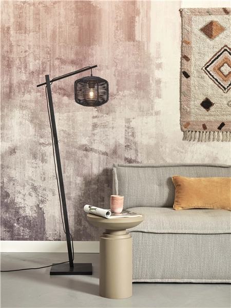 Een Vloerlamp Tanami S bamboe zw h.150cm kap dia. 25xh.20cm rotan zw. koop je bij Meubels and More