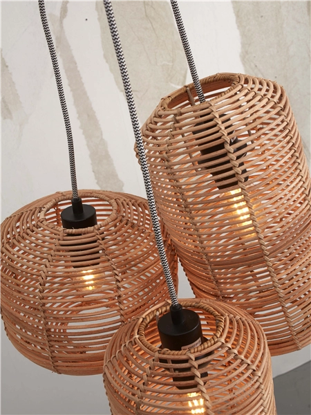 Een Hanglamp Tanami rotan 3-kap 18xh.25cm + 18xh.35cm + 25xh.20cm ass. nat. koop je bij Meubels and More